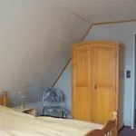 4 Personen In Zweiter Reihe Zum Deich In *